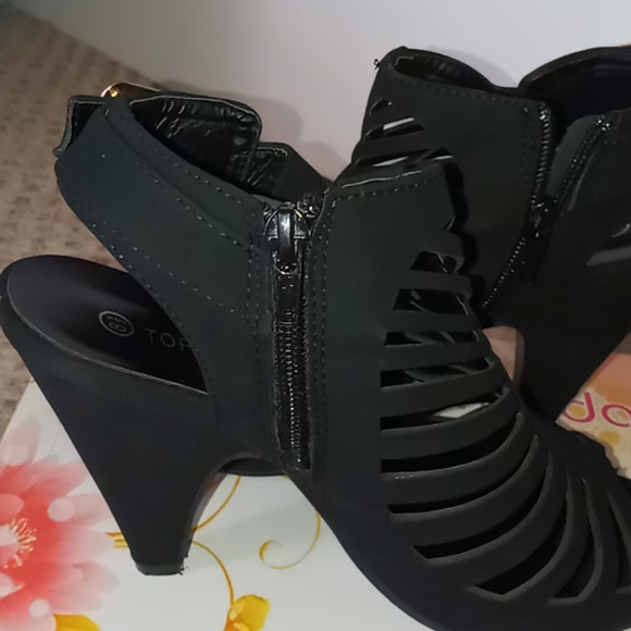 Ankle Booties w/ Cutouts - Picture 4 of 6